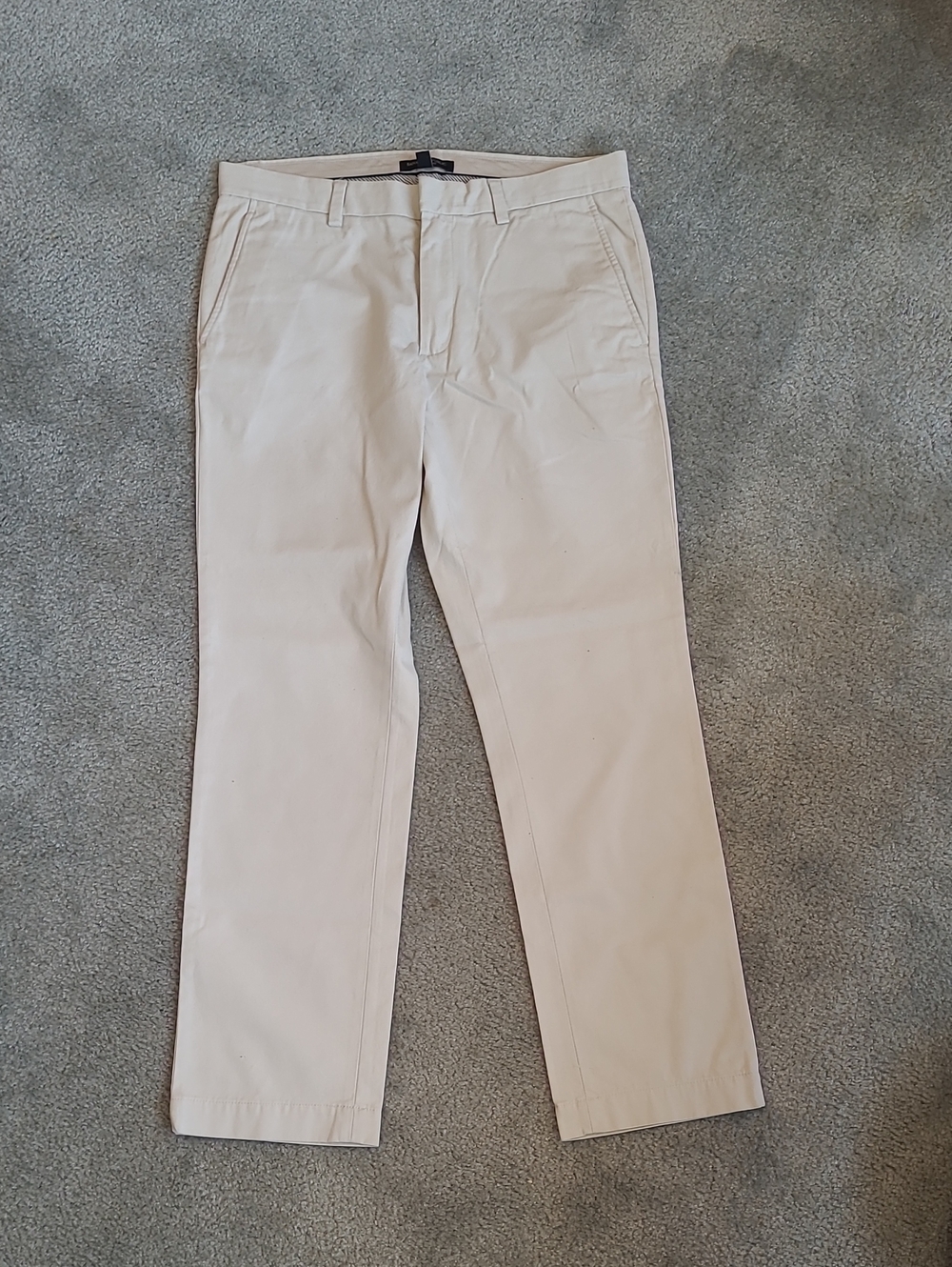 NWOT Banana Republic Men's Aiden Chinos 32x30